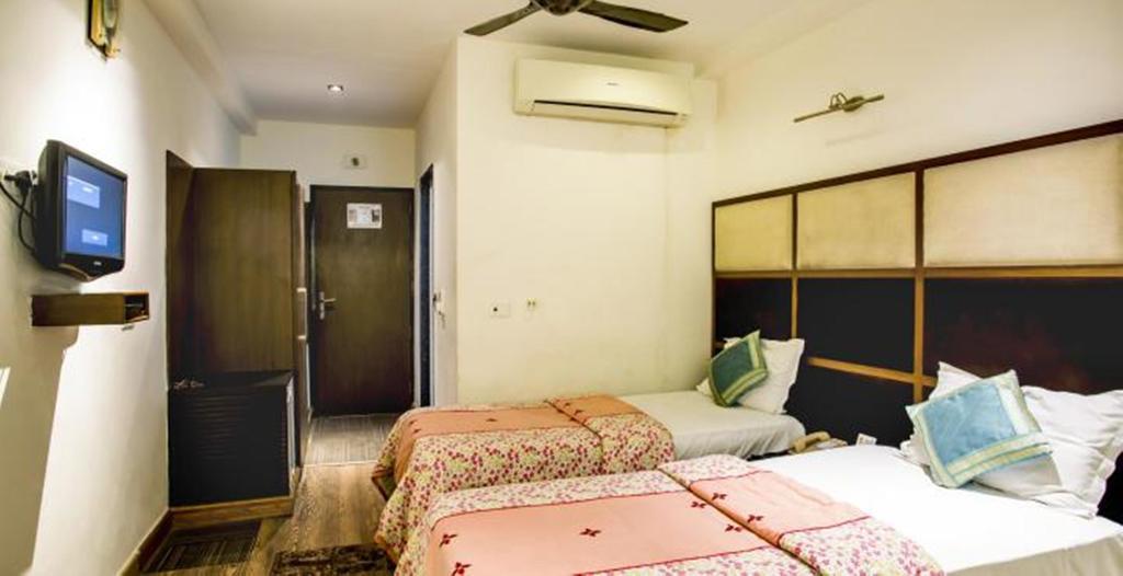 Hotel Arpit Palace Delhi  Exterior photo